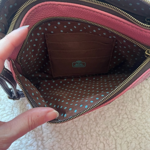 Sold - Picture 3 of 5